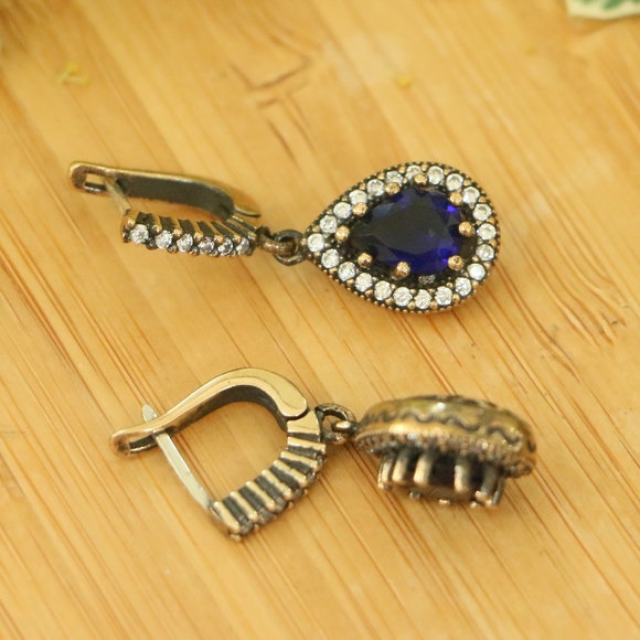 925 Sterling Silver Cubic Zirconia Stones Earrings - Picture 6 of 6